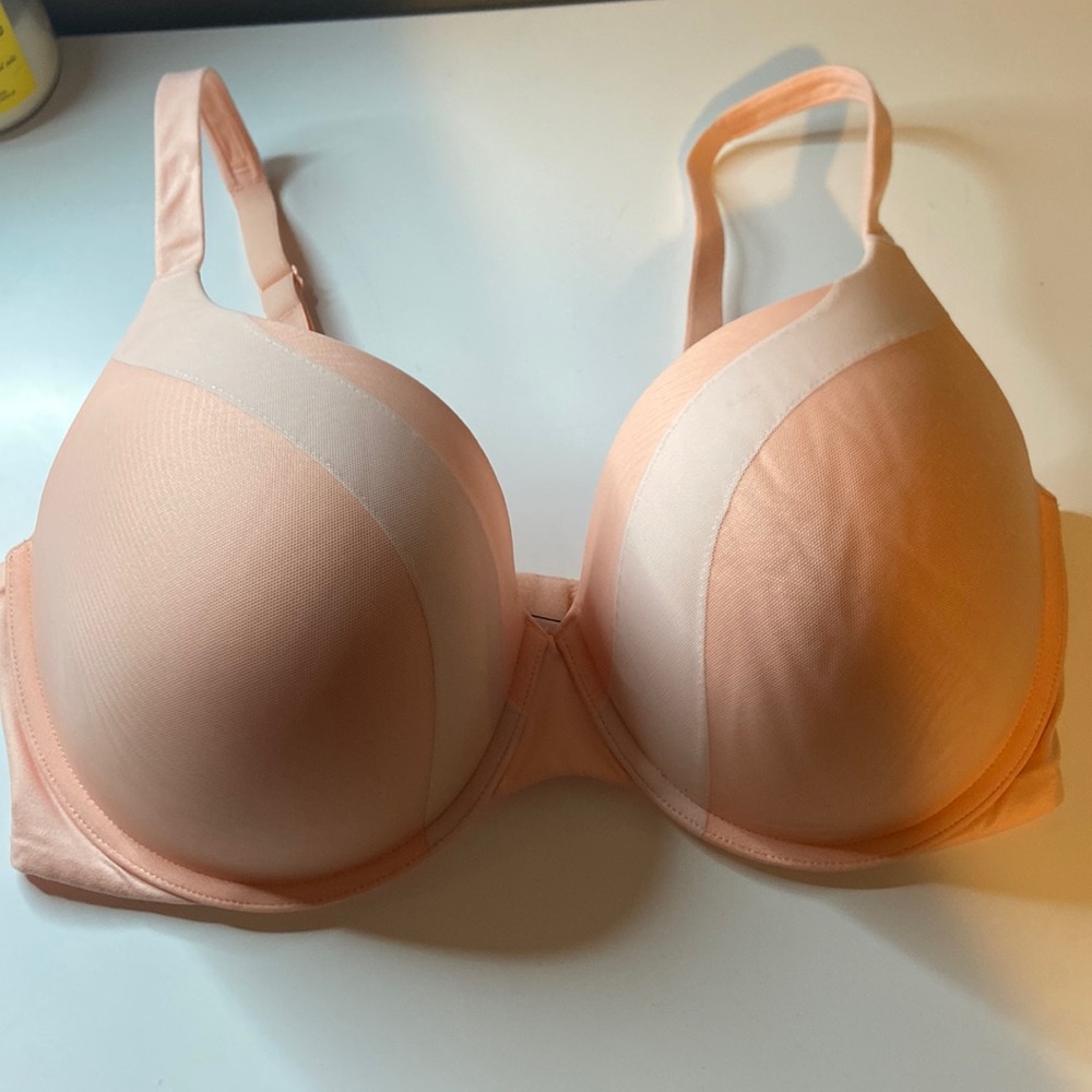 Victoria’s Secret Body By Victoria bra 38DDD